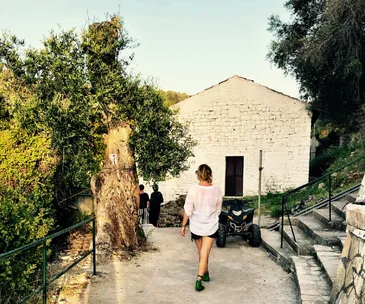 These 10 Kiwis travel the world for a living – here’s how they did it