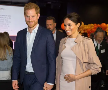 Prince Harry adorably comforts a starstruck girl during his visit to Pillars with Jacinda Ardern