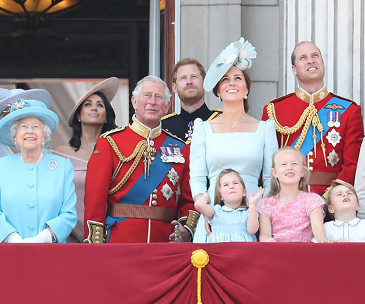 A gorgeous new photo of the British royal family has been released – and Prince Louis makes an appearance