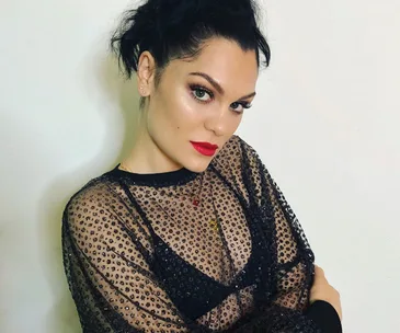 Jessie J heartbreakingly admits she’s infertile at her latest concert: “I can’t ever have children”