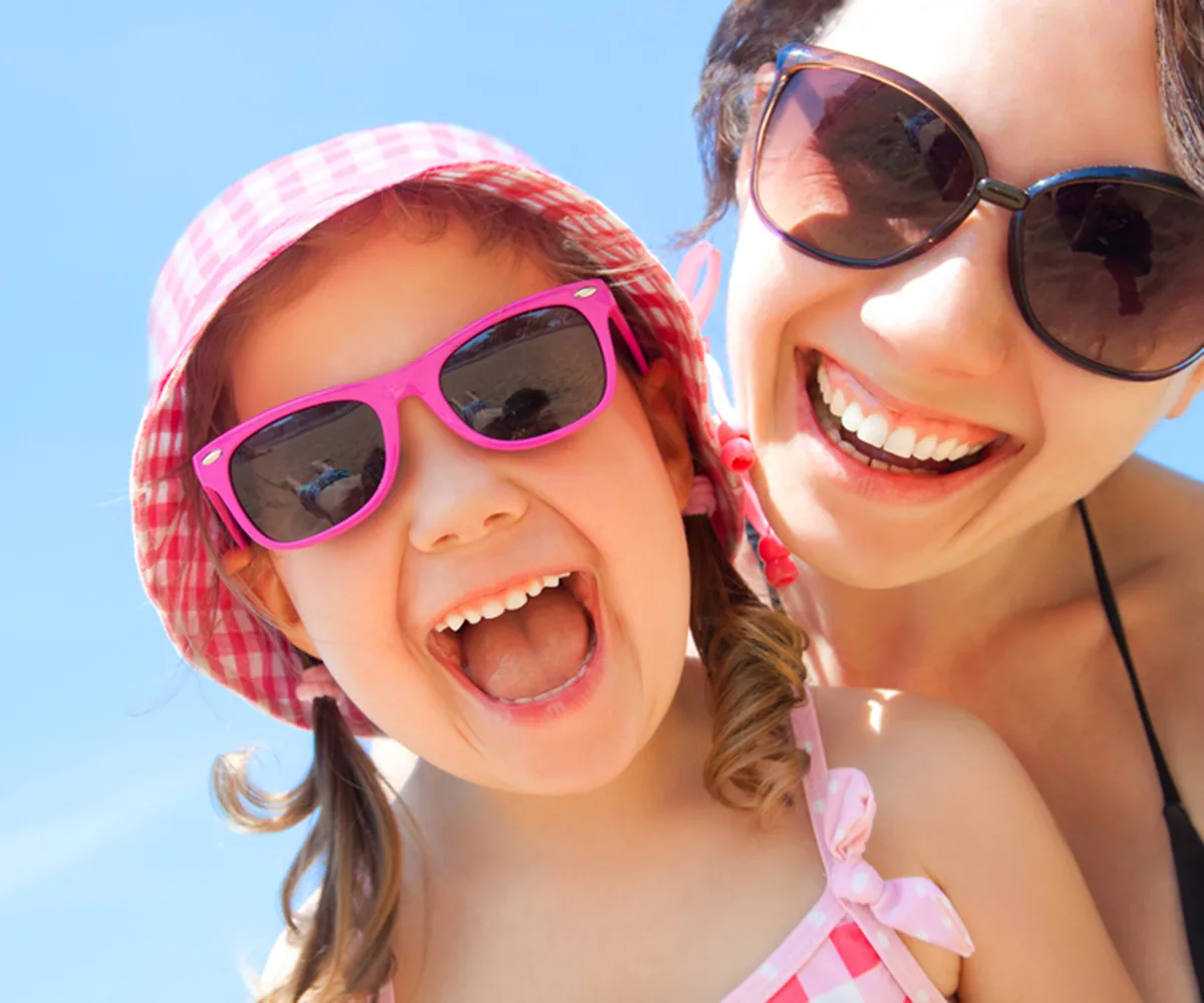 Happy mother and child - apps that make life easier