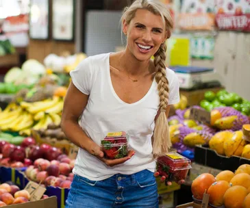 10 tips for a healthy, nourishing summer season, according to former Biggest Loser coach Tiffiny Hall