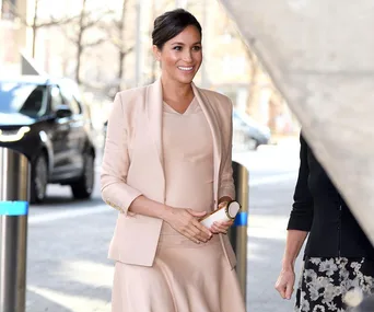 meghan markle national theatre pregnant