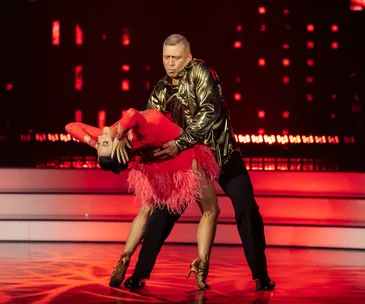 Former DWTS dancer Carol-Ann Hanna spills on what it’s like working with the rugby players on the show