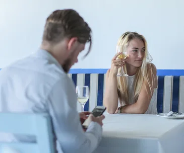 Red flags to watch out for when you’re on a first date