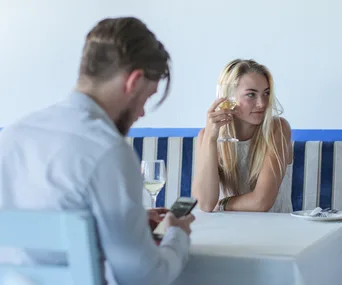 Red flags to watch out for when you’re on a first date