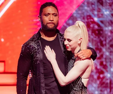 Manu Vatuvei loryn dancing with the stars final
