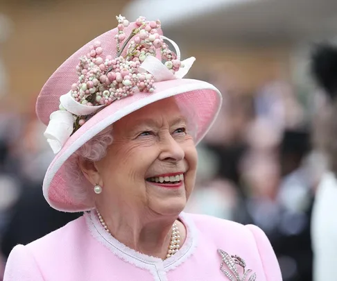 queen elizabeth smiling