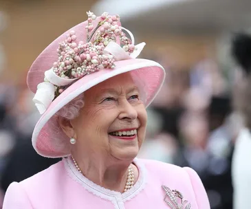 queen elizabeth smiling