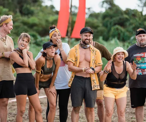 Celebrity treasure island