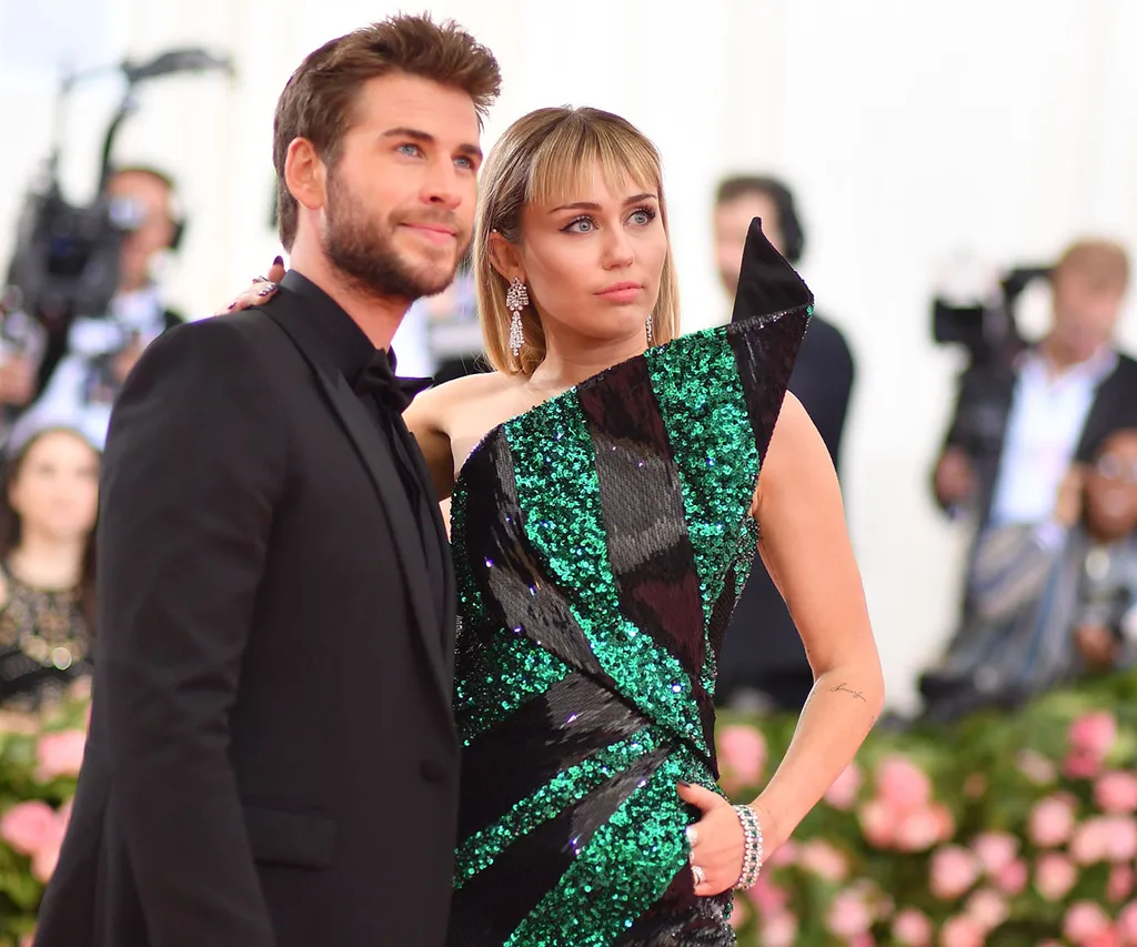 miley cyrus liam hemsworth split