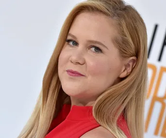 Amy Schumer returns to work for real this week and shows the world how exhausted she is