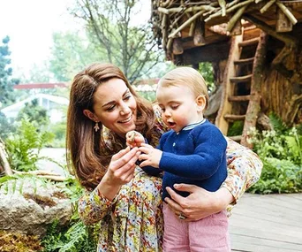 kate middleton and prince louis garden