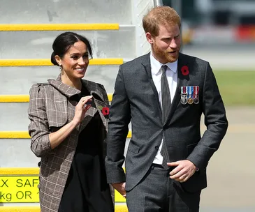 meghan markle prince harry new zealand plane