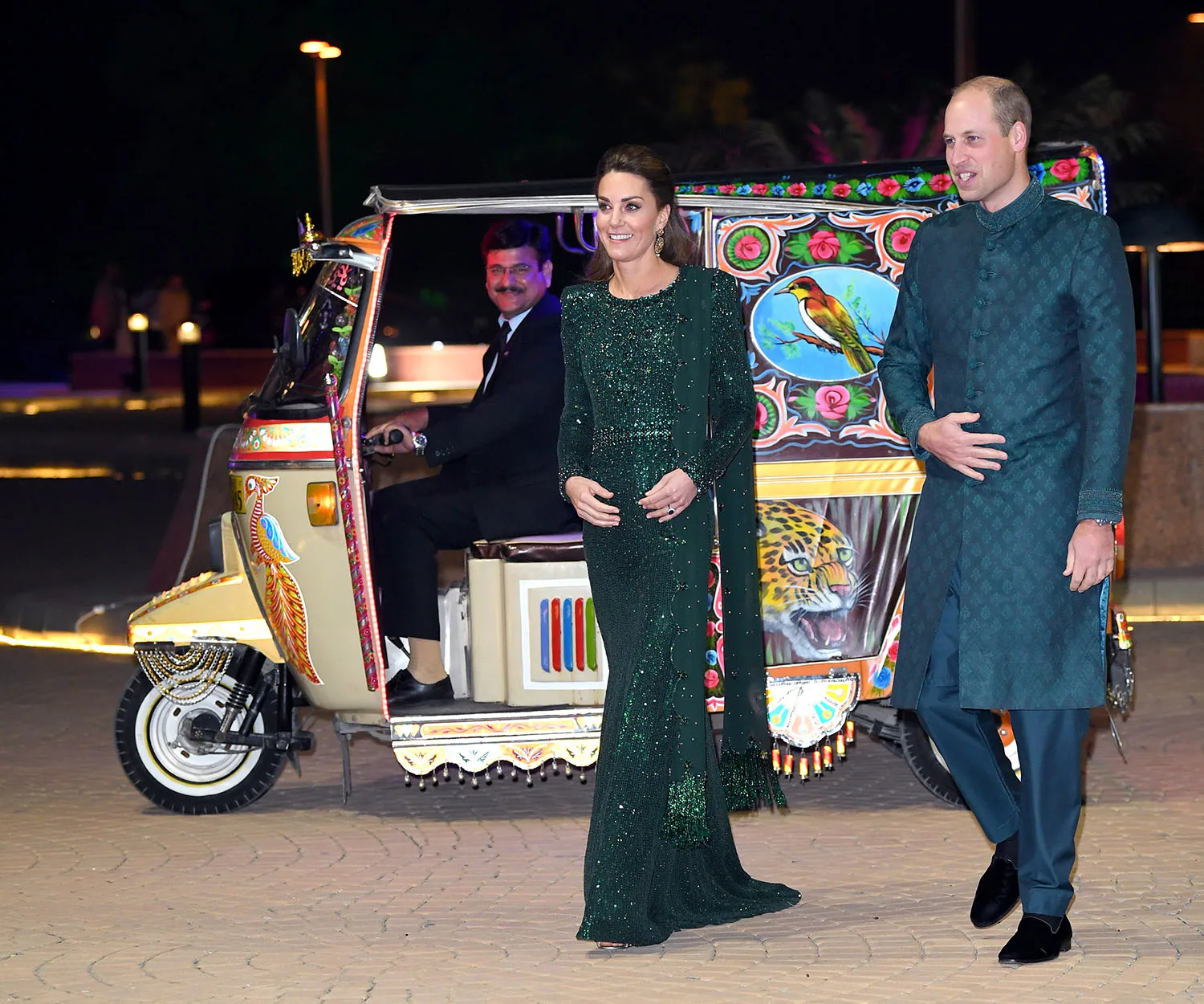 kate middleton and prince william tuk tuk pakistan