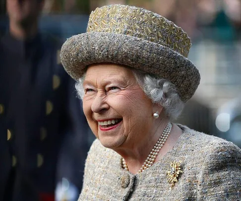 queen elizabeth smiling