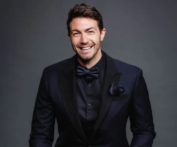 art green the bachelorette host