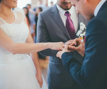 The Kiwi celebs who double as marriage celebrants