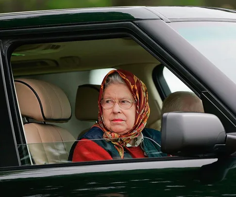 queen driving