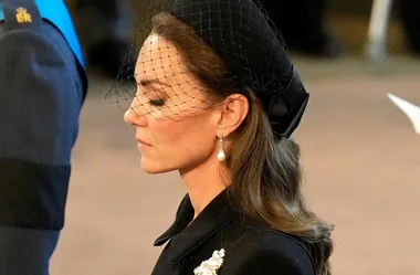 Kate Middleton’s subtle nod to Princess Diana and the Queen during the procession of the late monarch’s coffin