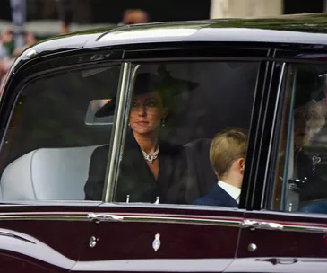 Eagle-eyed royal fans spot Princess Catherine’s touching tribute to both the Queen and Prince Philip at the Queen’s funeral