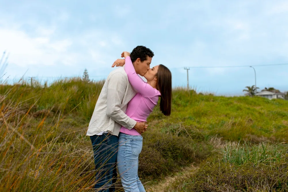 Michaela Blyde kissing partner Michael Brake