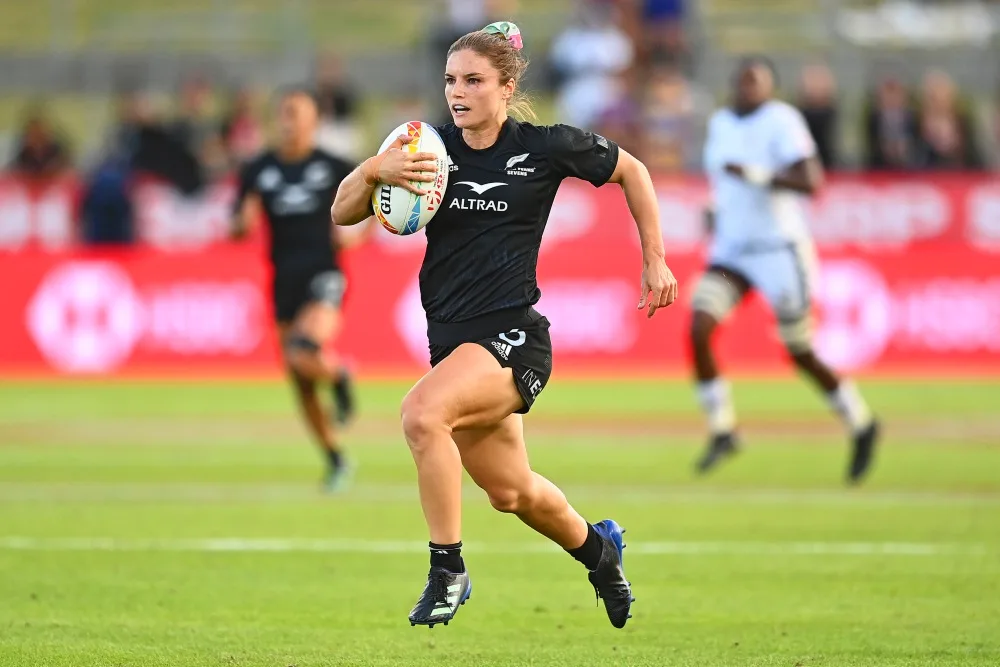 Michaela Blyde in action for the Black Ferns