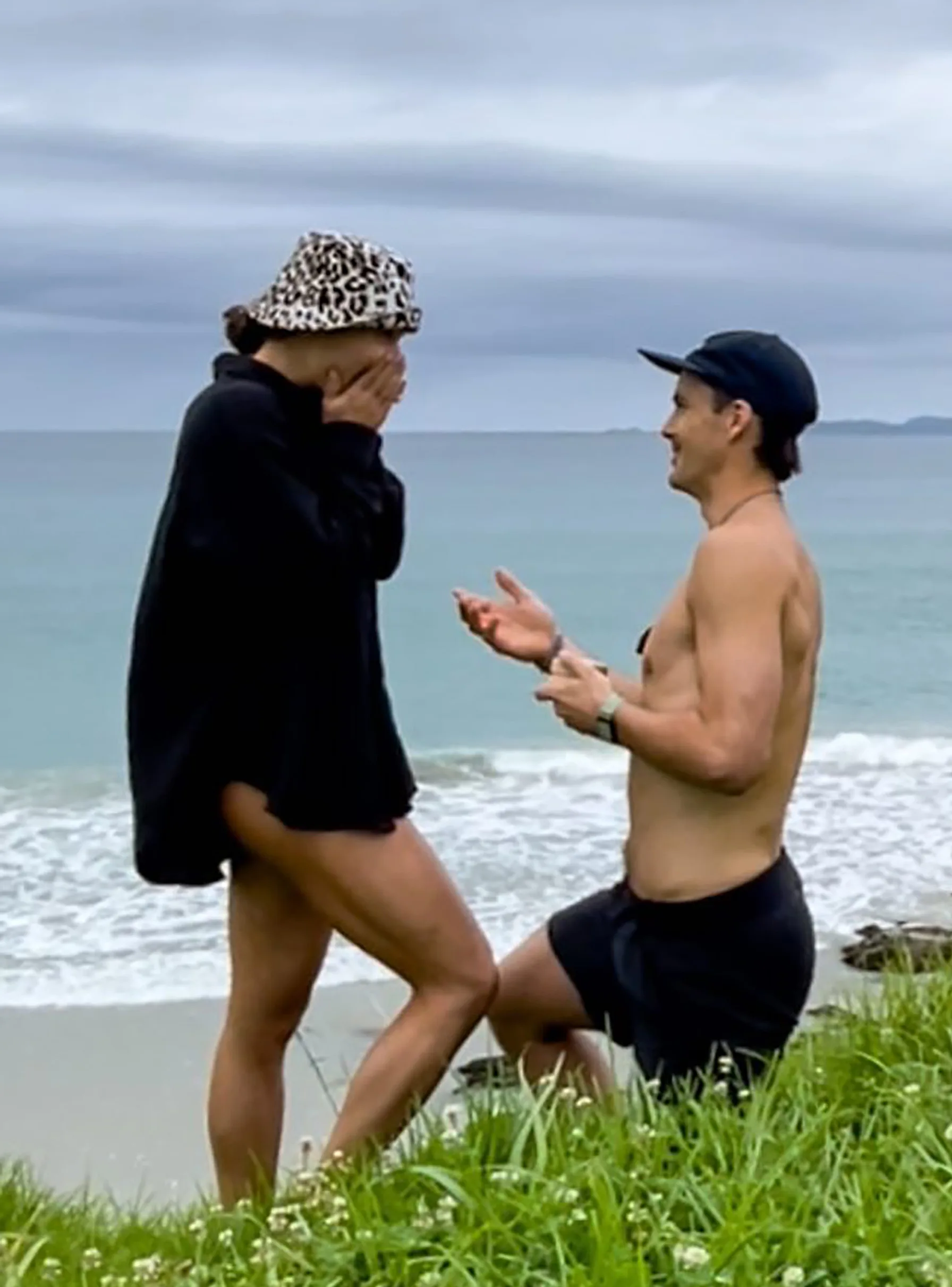 Paul Coll on one knee, proposing to Nele Gilis