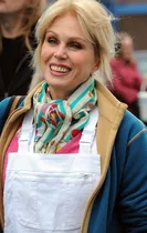 Joanna Lumley says wolf-whistling isn&rsquo;t sexist, &lsquo;it&rsquo;s a compliment&rsquo;