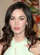 Megan Fox getting Marilyn Monroe tattoo removed
