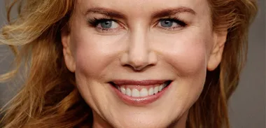 Nicole Kidman is to return to the stage.