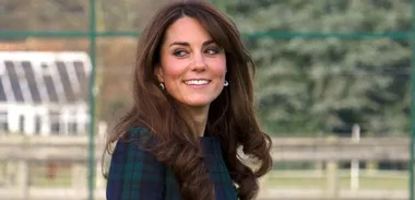 Anxious Prince William rushes pregnant Kate to hospital