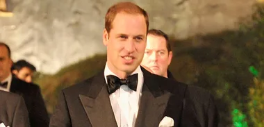 Prince William attends The Hobbit premiere without Kate