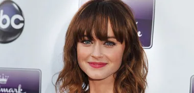 Alexis Bledel shows off engagement ring