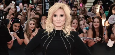 Demi Lovato mourns her father