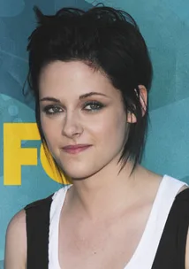 How Kristen Stewart stays anonymous