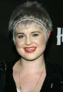 Kelly Osbourne loses her undies!