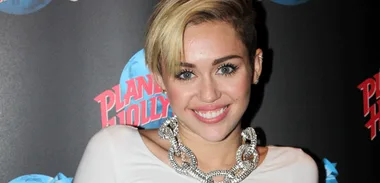 Miley Cyrus sends exes clothes to the op shop