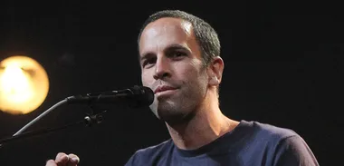 Jack Johnson to take part in beach clean-up in Piha