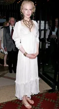 Nicole Kidman snaps at snapper