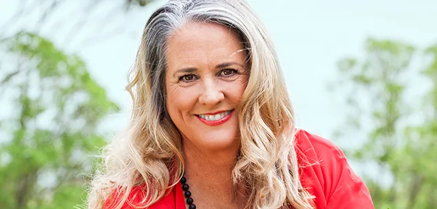 Wendyl Nissen outside