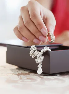 Who keeps the ring?