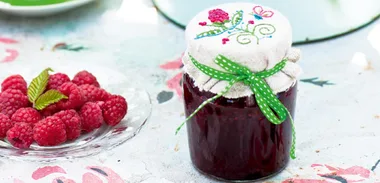 Embroidery: Jam jar cover