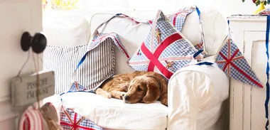 Decorating holiday homes