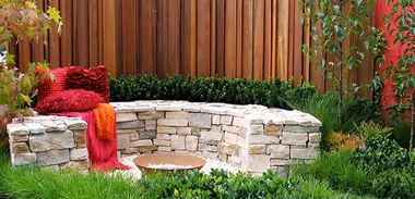 Garden-courtyard_edge-grasses