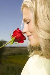 How to wear fragrance
