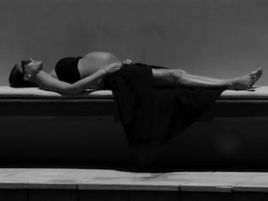 victoria beckham pregnant, skinny pregnant celebrities, eating disorders in pregnancies, pregnancy