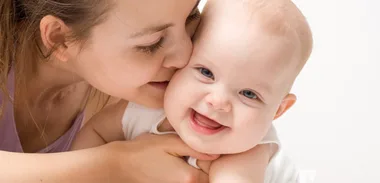 Daughter's decision to breastfeed in public
