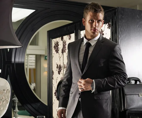 Messy break-up? Tidy up your look and get back into the dating game.