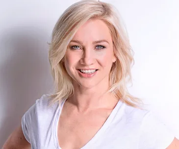 Hayley Holt, no makeup